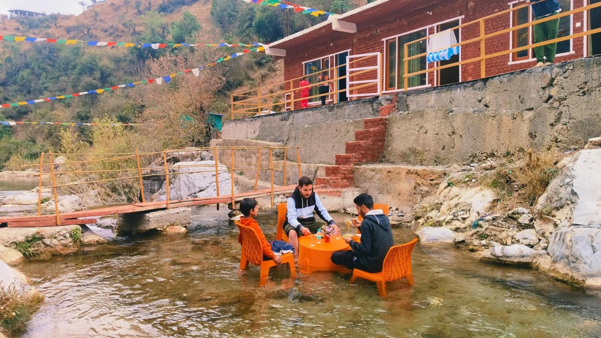 Rivulet Resort & Camping Мусори Екстериор снимка